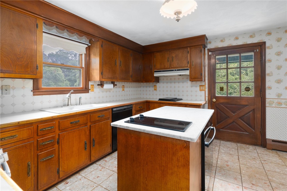 1715 Hill Road Burrillville, RI 02830 - Photo 4 of 37