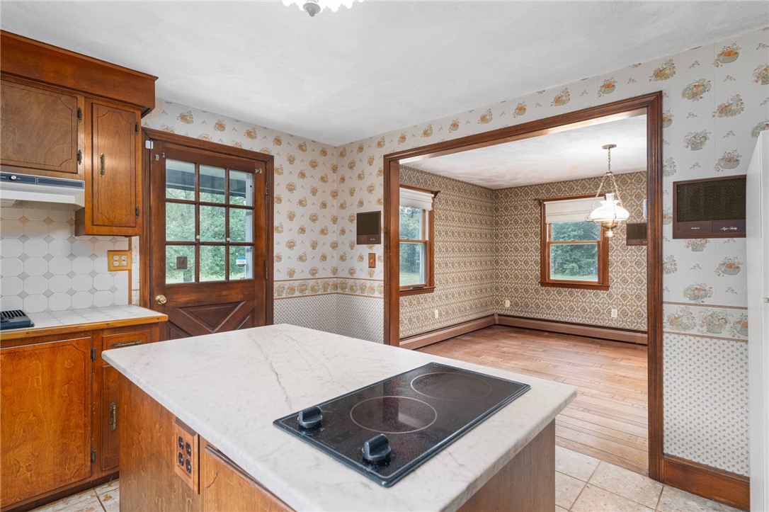 1715 Hill Road Burrillville, RI 02830 - Photo 7 of 37