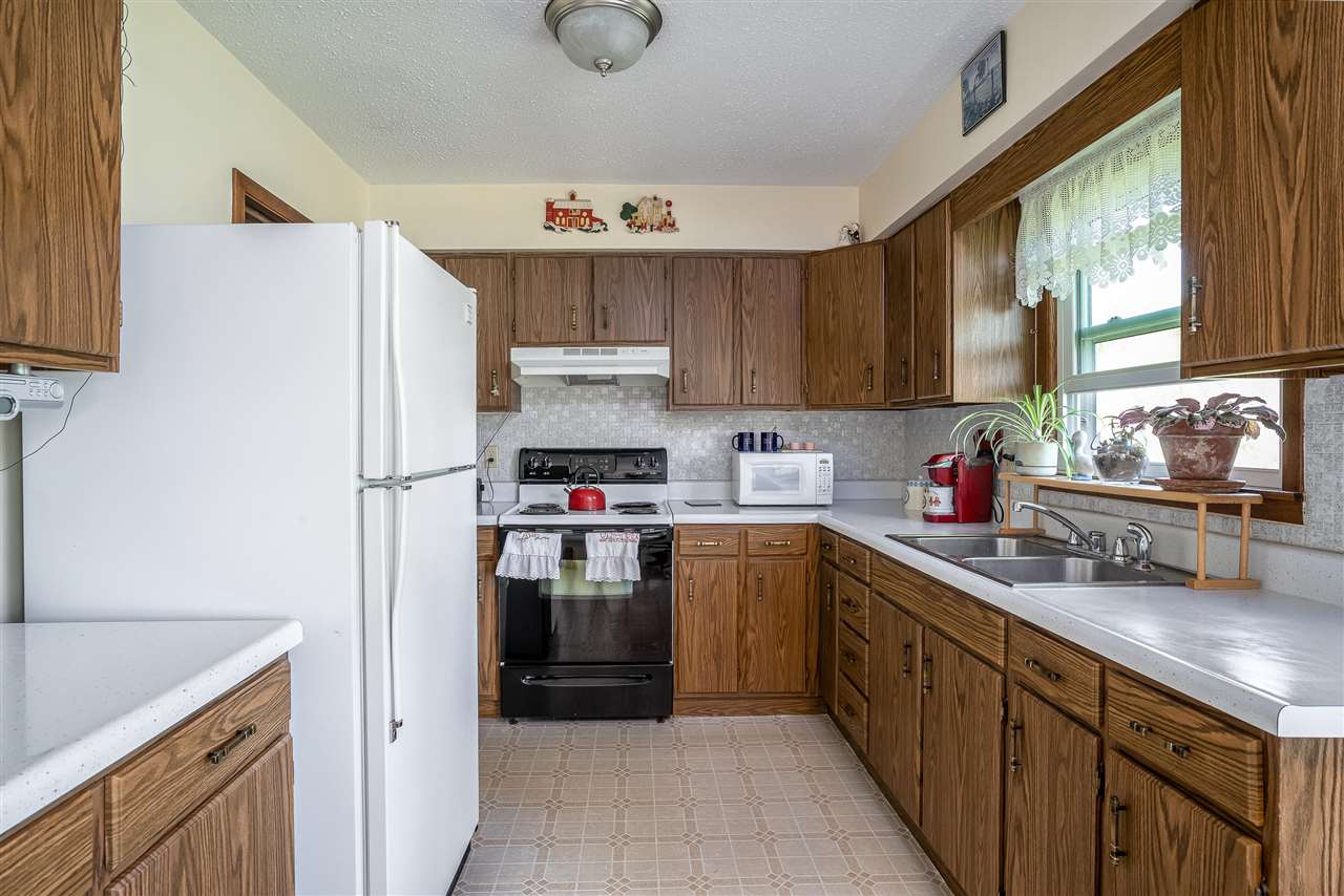 2735 Brookview Road Muscatine, IA 52761 - Photo 7 of 15 Gallery Image 7