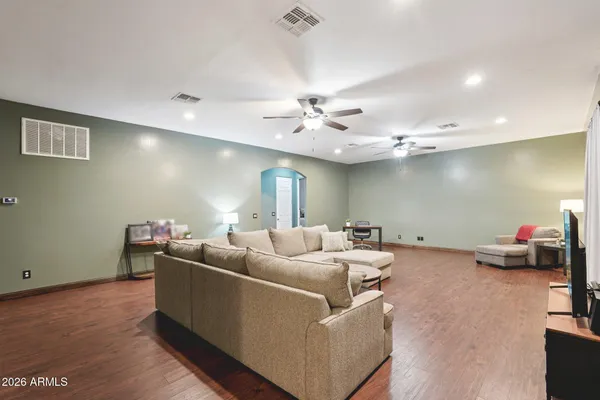 $709,900 | 3932 West Salter Drive, Glendale, AZ 85308