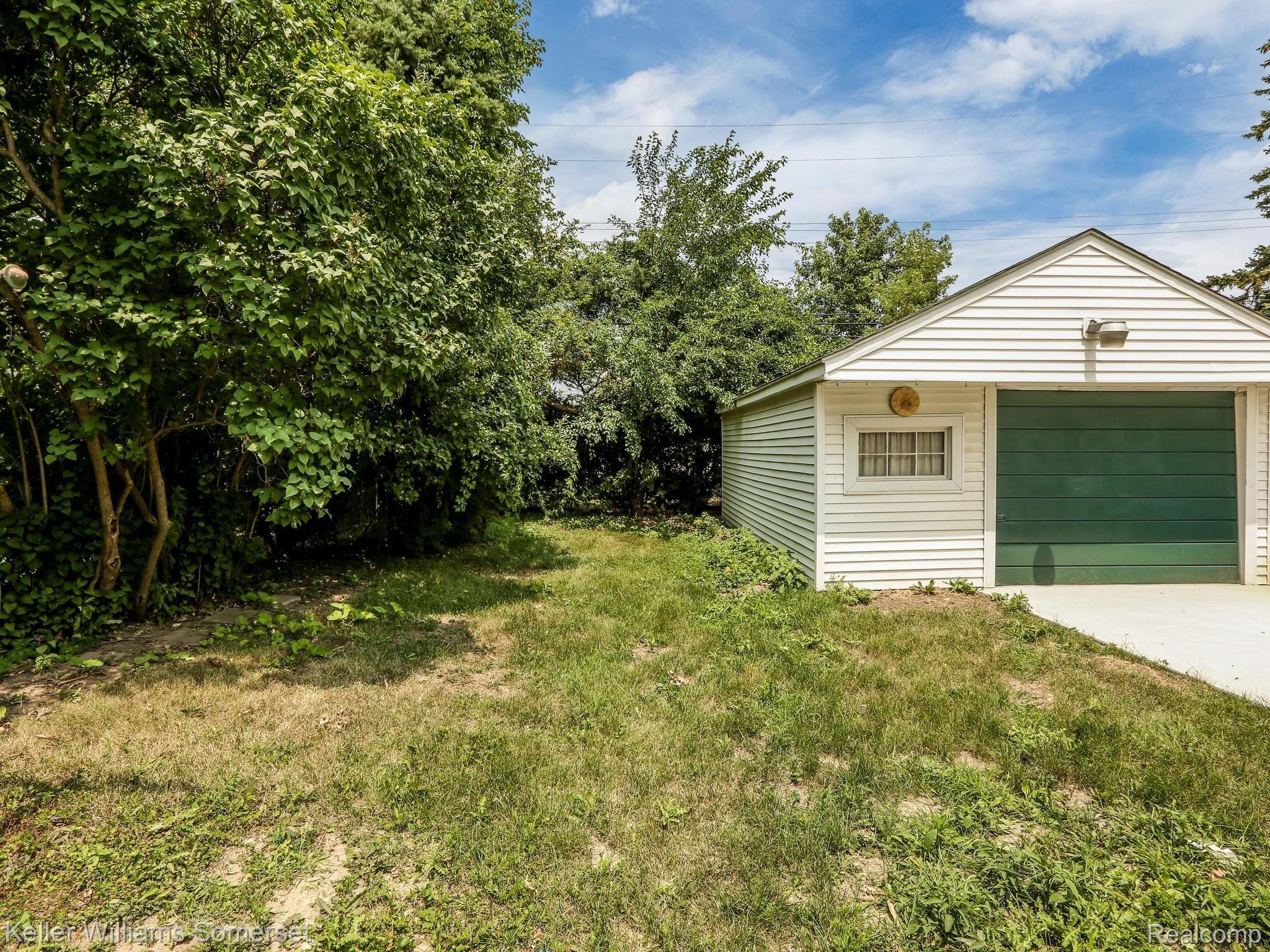 12804 Rosedale Street Southgate, MI 48195 - Photo 25 of 27 BACK YARD