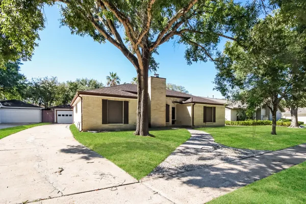 $297,800 | 3815 Plum Hollow Drive, Houston, TX 77059