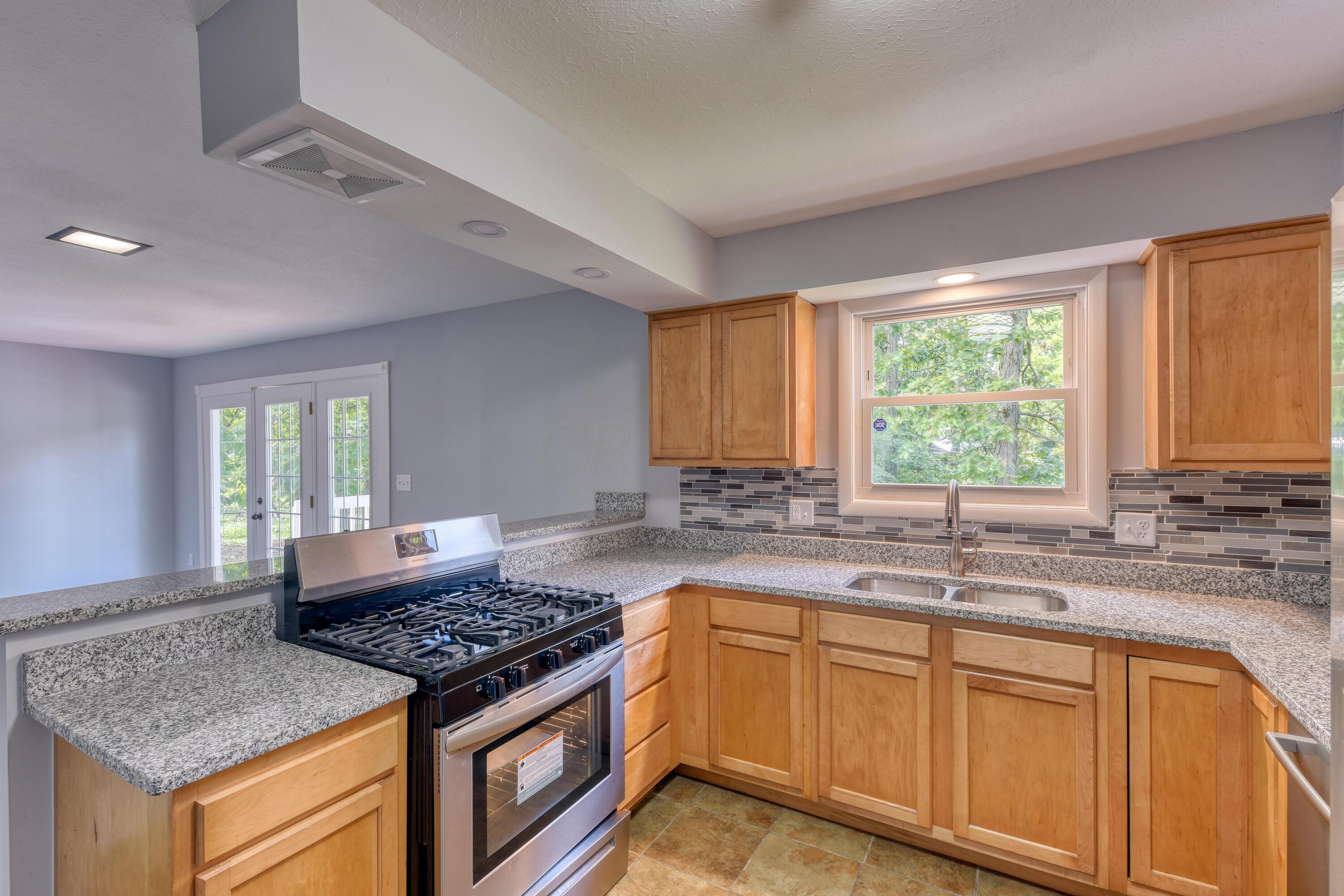 6471 Red Fox Road Reynoldsburg, OH 43068 - Photo 13 of 33 77860639-DEA1-47C5-A60F-E81006C60096
