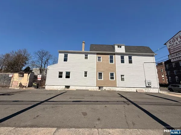 $600,000 | 335 Myrtle Avenue, Irvington, NJ 07111