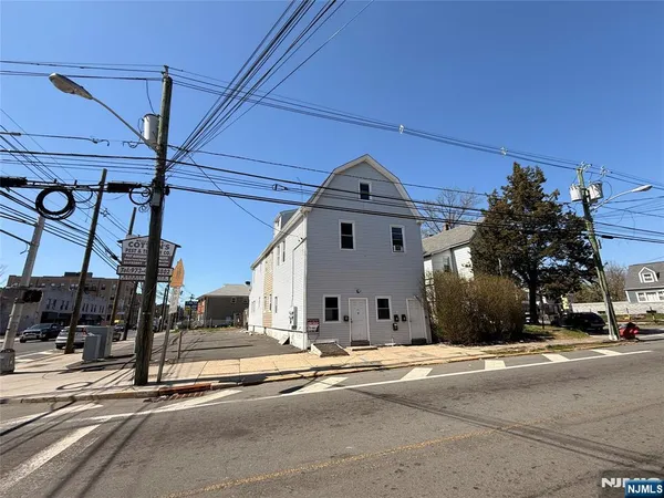 $600,000 | 335 Myrtle Avenue, Irvington, NJ 07111