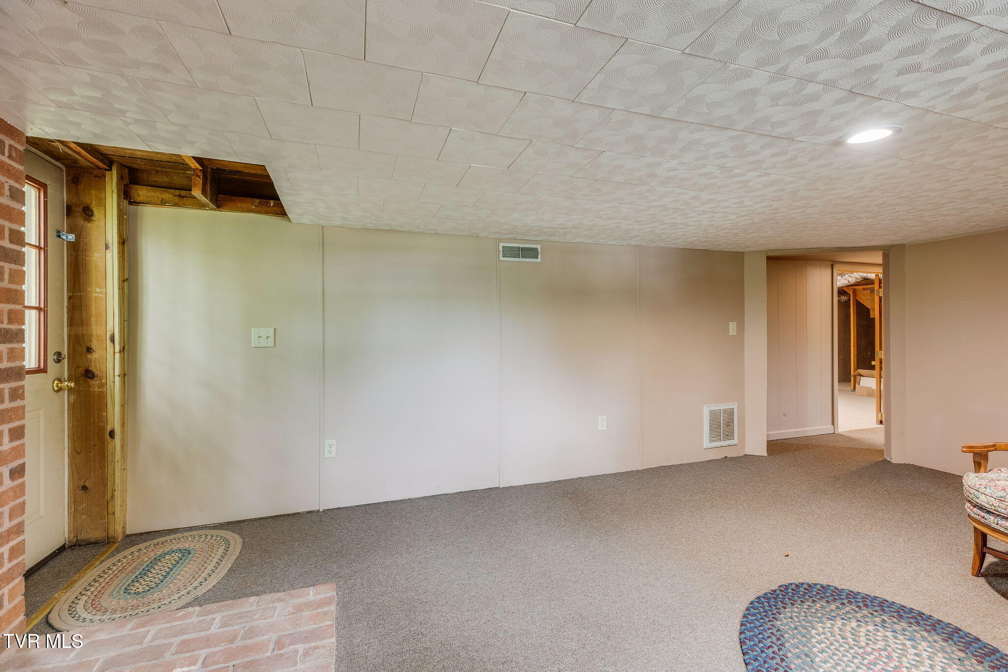 112 Crossway Road Bristol, VA 24201 - Photo 20 of 32 020