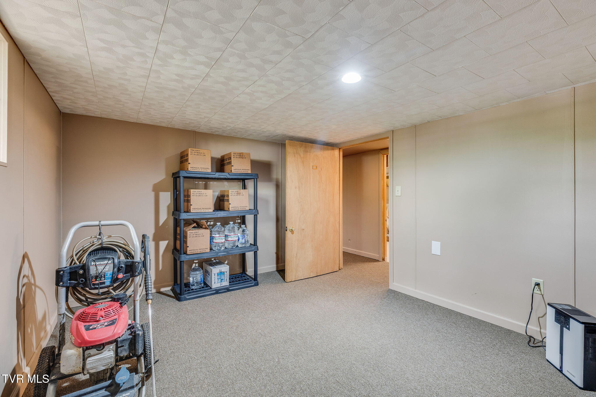 112 Crossway Road Bristol, VA 24201 - Photo 23 of 32 024
