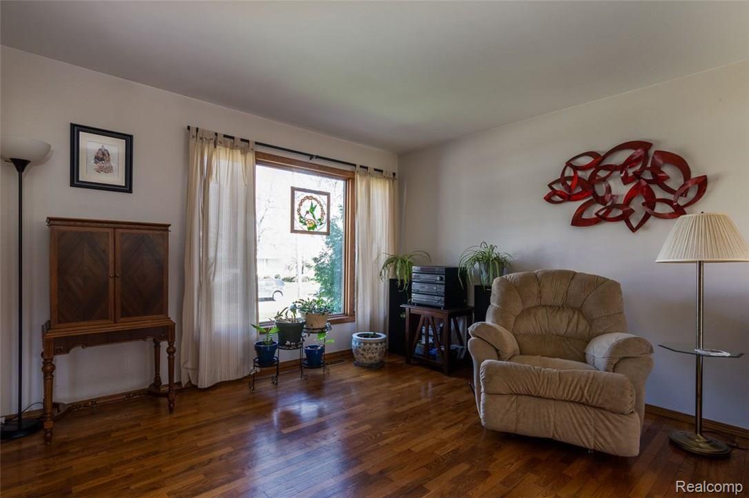 719 Huntington Road Grand Blanc, MI 48439 - Photo 12 of 30 DSC_6626-Edit (1).jpg