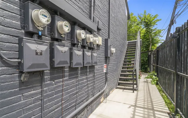 $715,000 | 6810 Del Rio Street, Houston, TX 77021