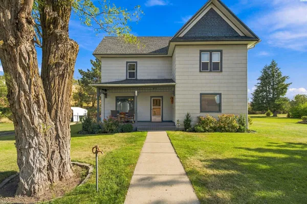 $309,000 | 318 C Street, Endicott, WA 99125