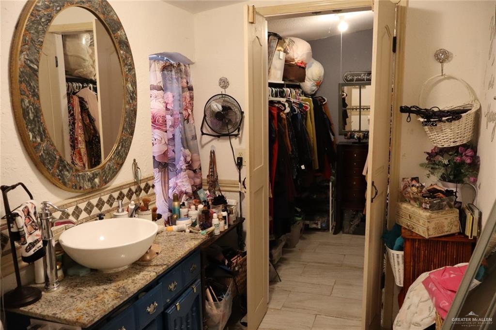 306 East Martin Street Rio Grande City, TX 78582 - Photo 12 of 16