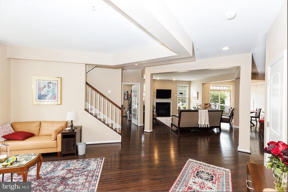 9203 Rice Avenue Lanham, MD 20706 - Photo 4 of 59 Come on in!