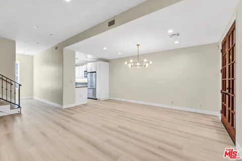 $5,950 | 3833 Huron Avenue, Unit 4, Culver City, CA 90232