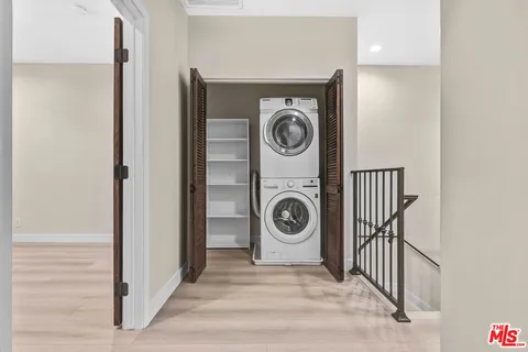 $5,950 | 3833 Huron Avenue, Unit 4, Culver City, CA 90232