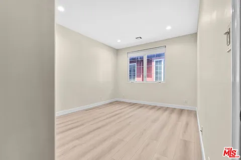 $5,950 | 3833 Huron Avenue, Unit 4, Culver City, CA 90232