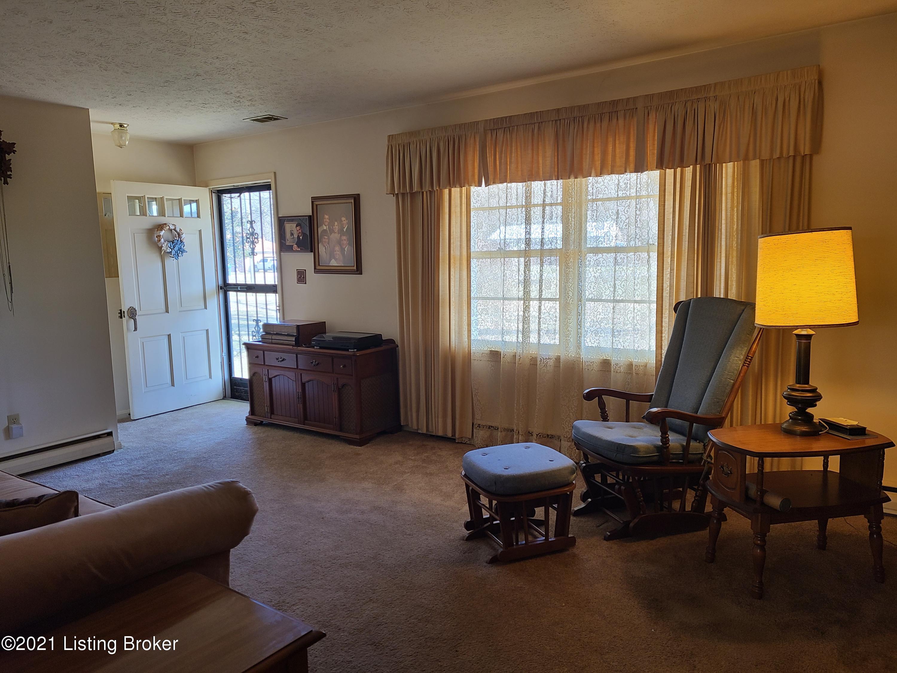 2807 Blevins Gap Road Louisville, KY 40272 - Photo 5 of 21 20210113_142310