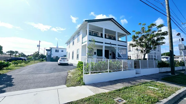 $2,175 | 914 10th Street, Unit C, West Palm Beach, FL 33401