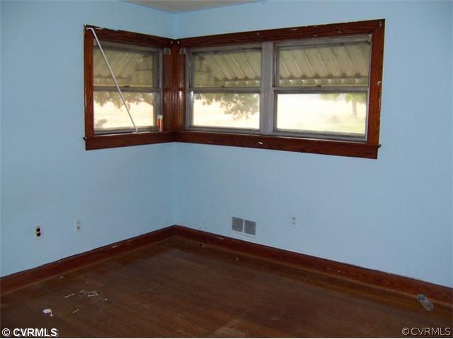 2966 Travellers Road Shacklefords, VA 23156 - Photo 7 of 11 Interior Space/Layout