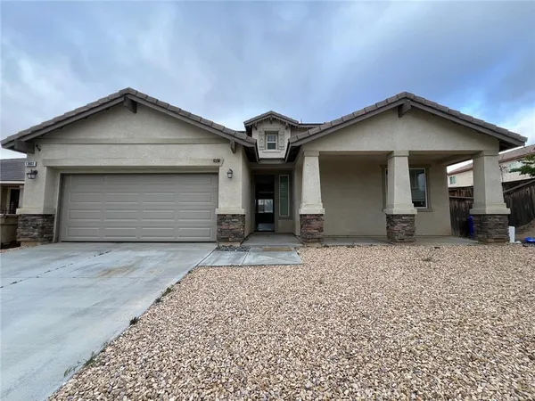 $450,000 | 13803 Coolidg Way, Oak Hills, CA 92344