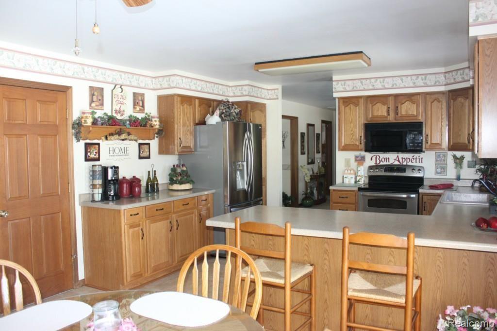 63933 Hartway Road Ray, MI 48096 - Photo 4 of 53 IMG_4059.jpg