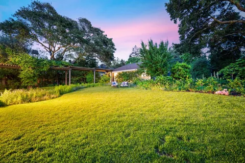 $8,998,000 | 1955 Parkside Avenue, Hillsborough, CA 94010