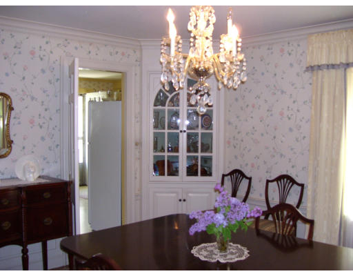 23 Fiske Road Wellesley, MA 02481 - Photo 5 of 9