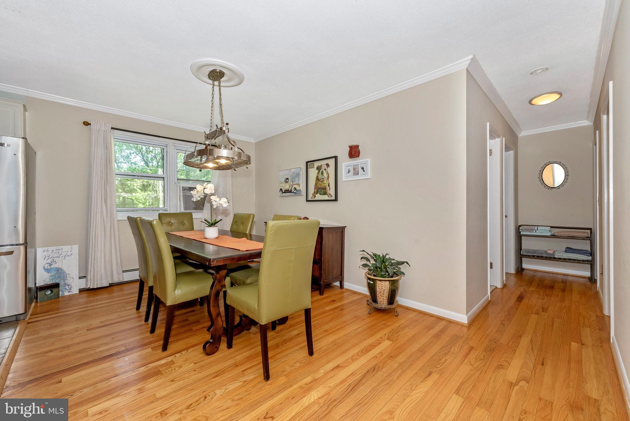 4830 Teen Barnes Road Frederick, MD 21703 - Photo 10 of 59 Dining room