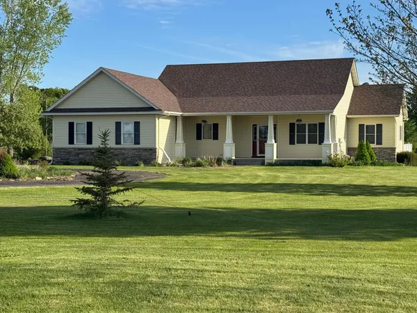$689,000 | 1749 110th Avenue, Hammond, WI 54015