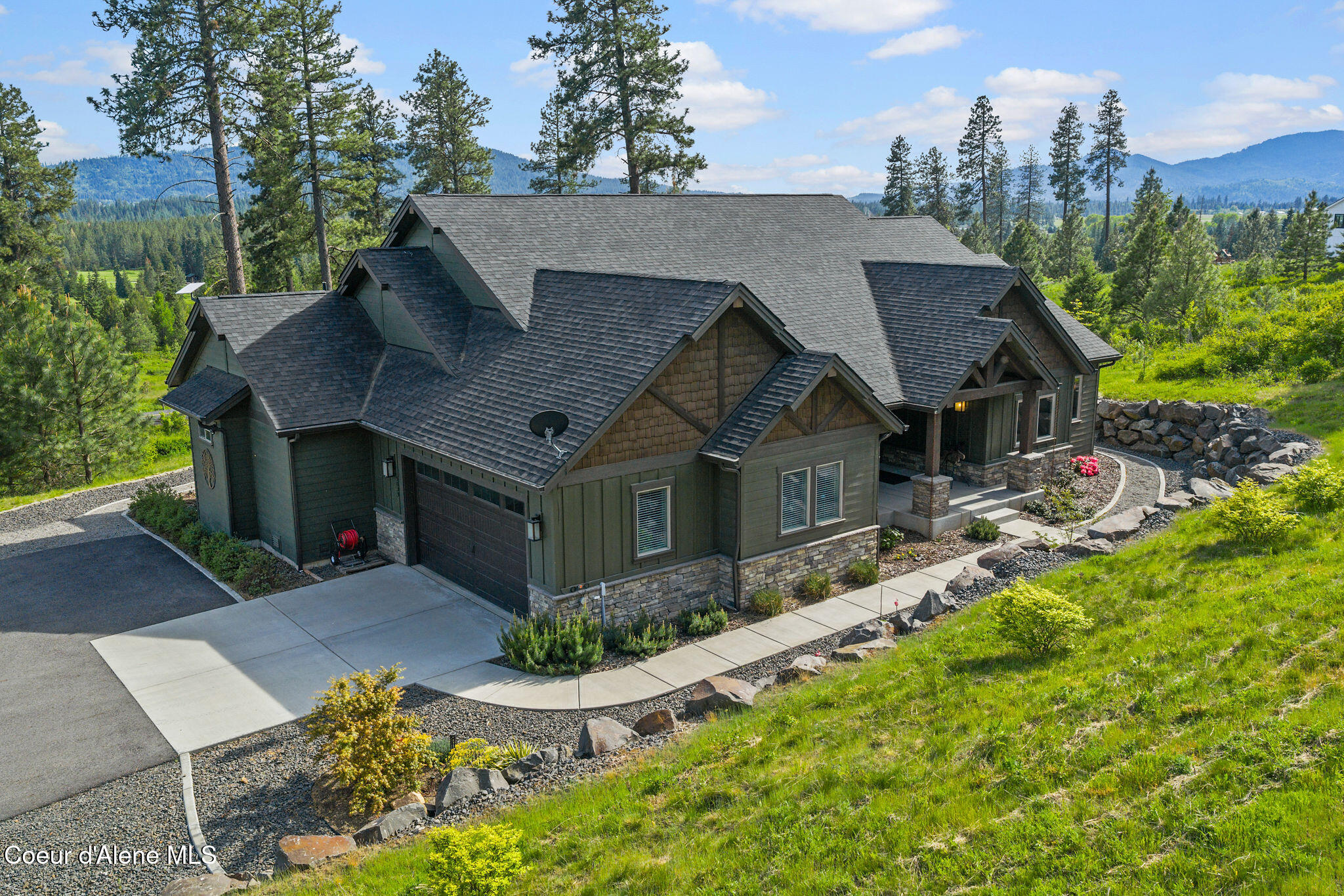 5039 West Presley Road Coeur D'Alene, ID 83814 - Photo 2 of 72 Better Than New!