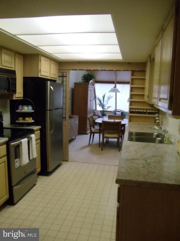 130 Pepperton Court Lititz, PA 17543 - Photo 4 of 27 Gallery Image 4