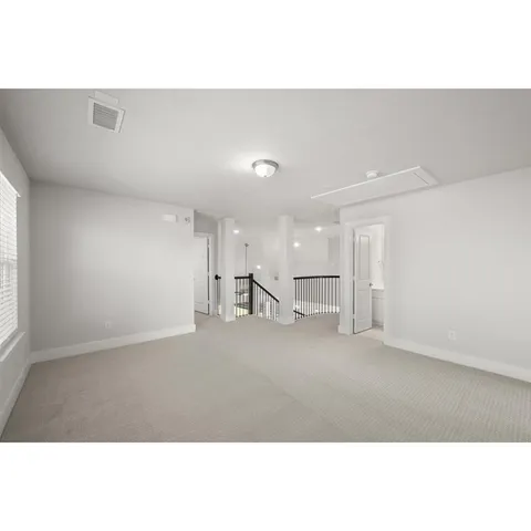 a black and white photo of a building