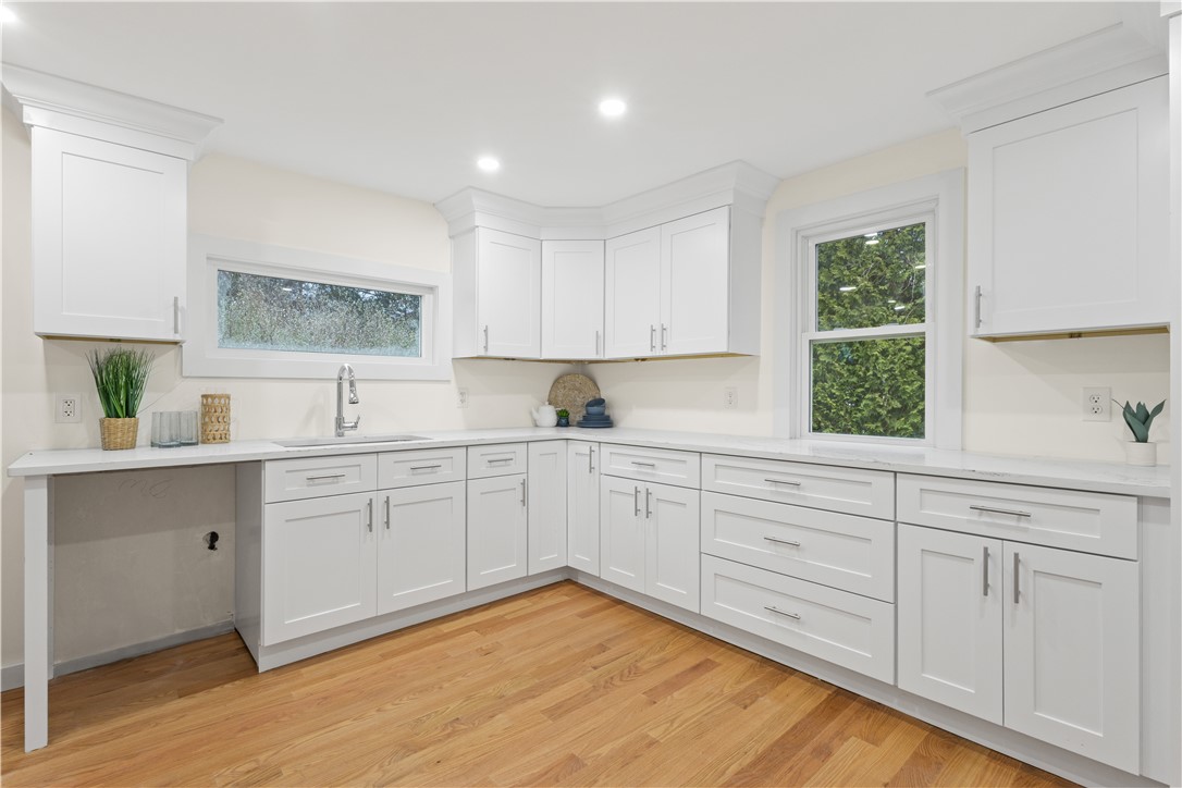 14 Springbrook Road Westerly, RI 02891 - Photo 2 of 28