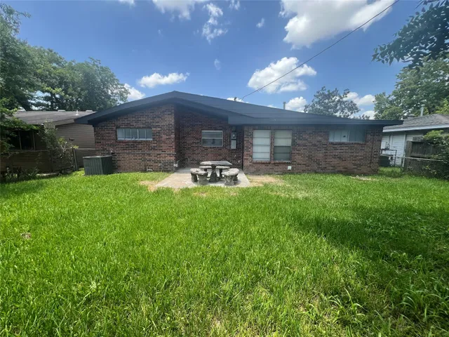 $2,500 | 6829 Driftwood Street, Houston, TX 77021