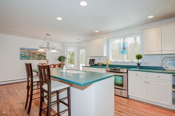 186 Robinson Road Boxborough, MA 01719 - Photo 7 of 28 Gallery Image 7
