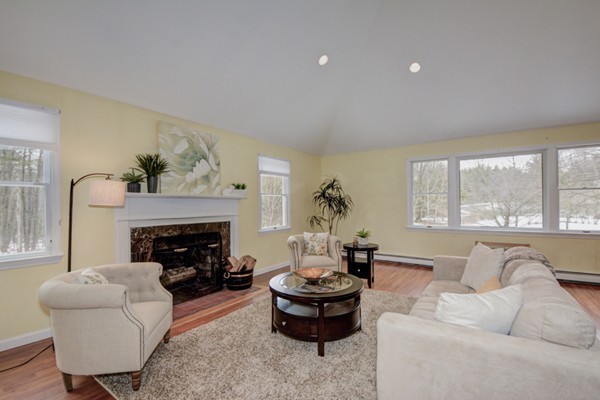 186 Robinson Road Boxborough, MA 01719 - Photo 10 of 28 Gallery Image 10