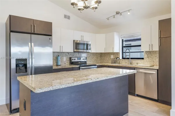 $3,700 | 1634 Southwest 19th Terrace, Unit 1634, Miami, FL 33145