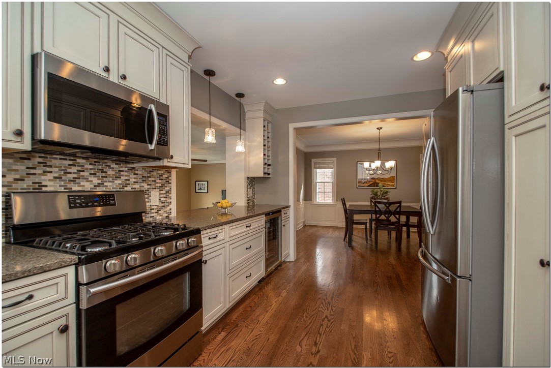 2456 Fenwick Road Cleveland, OH 44118 - Photo 9 of 30 Gallery Image 9