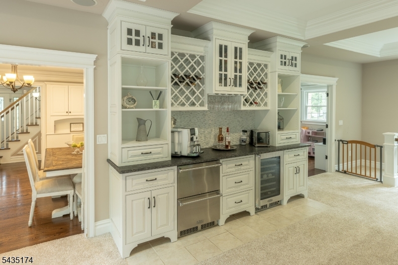27 Burlington Road Berkeley Heights, NJ 07974 - Photo 3 of 35