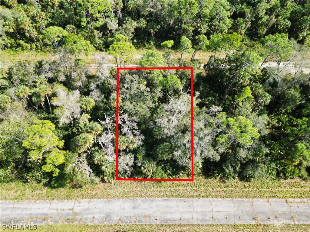 a street sign on the side of the road