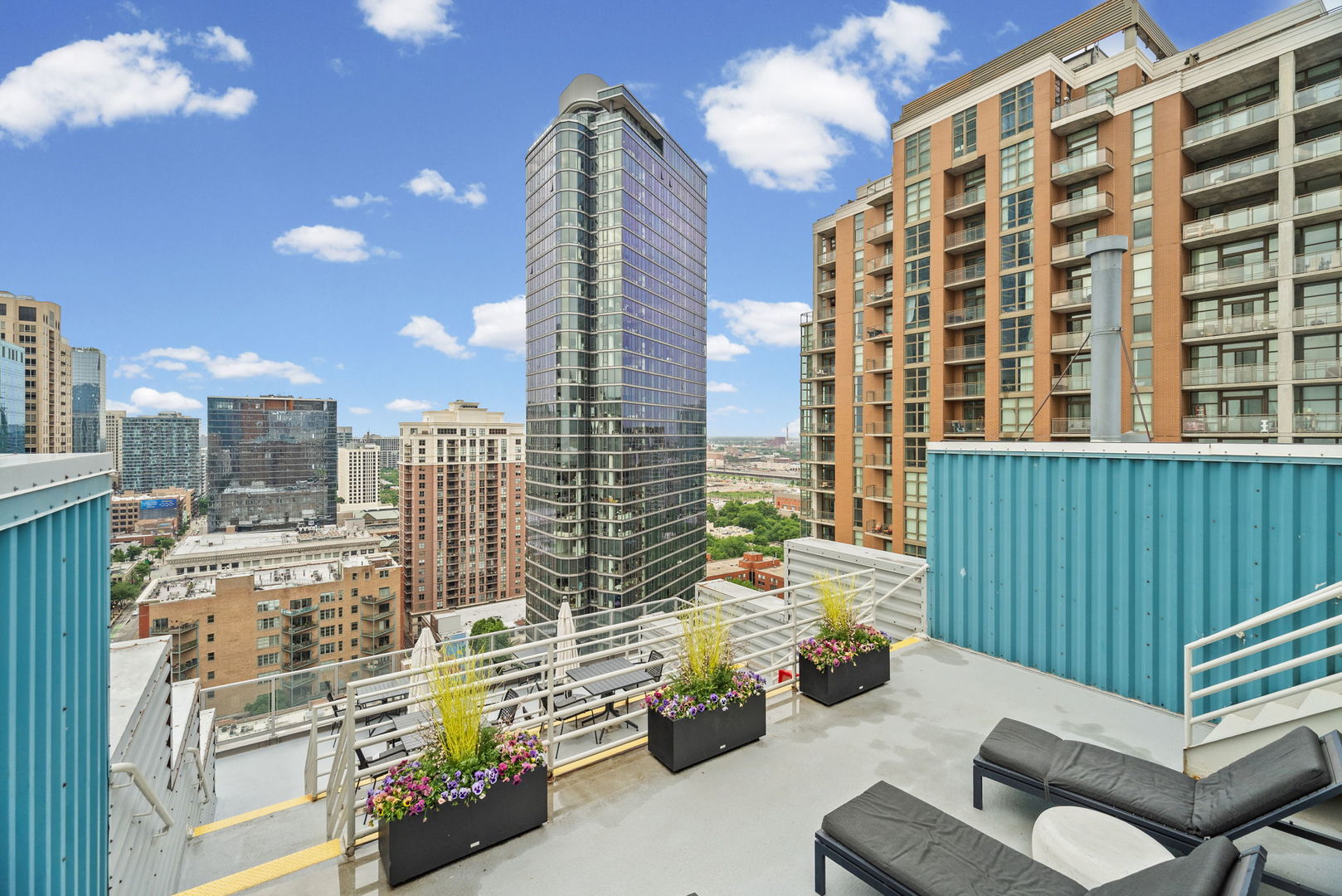 40 East 9th Street, Unit 1907 Chicago, IL 60605 - Photo 23 of 28