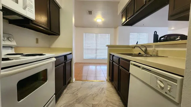 $1,299 | 5813 Lake Hubbard Parkway, Unit 408, Garland, TX 75043