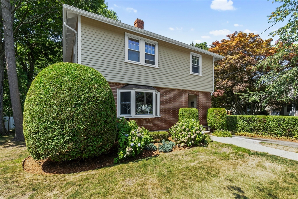 123 Linden Road Melrose, MA 02176 - Photo 3 of 26 Gallery Image 3