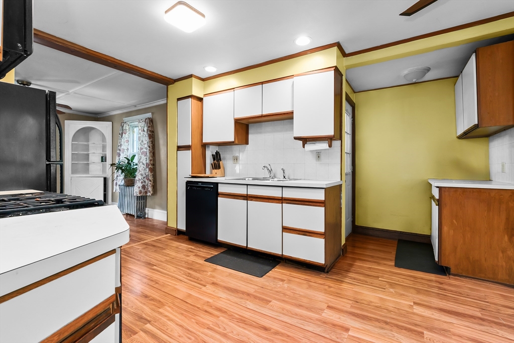 123 Linden Road Melrose, MA 02176 - Photo 8 of 26 Gallery Image 8