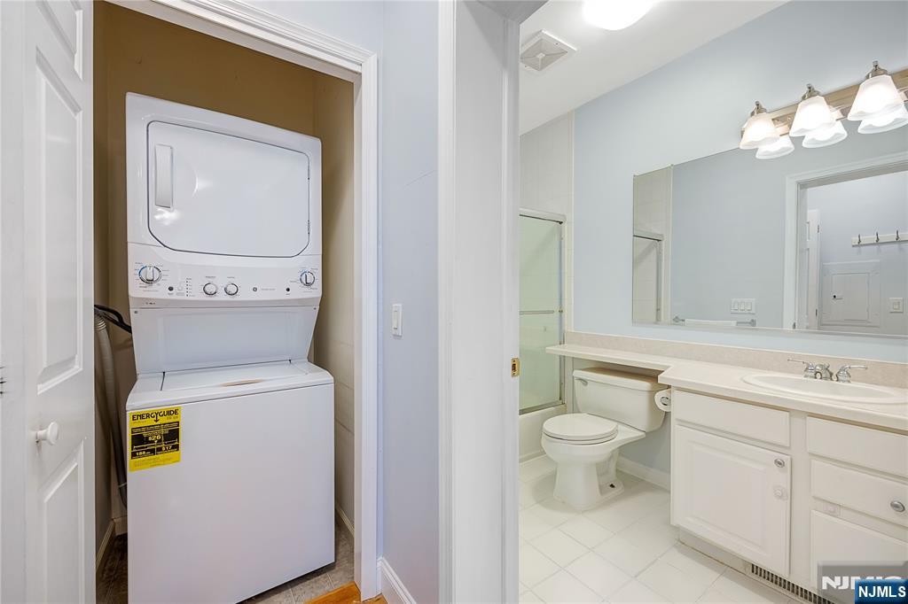 337 The Promenade, Unit 337 Edgewater, NJ 07020 - Photo 24 of 28