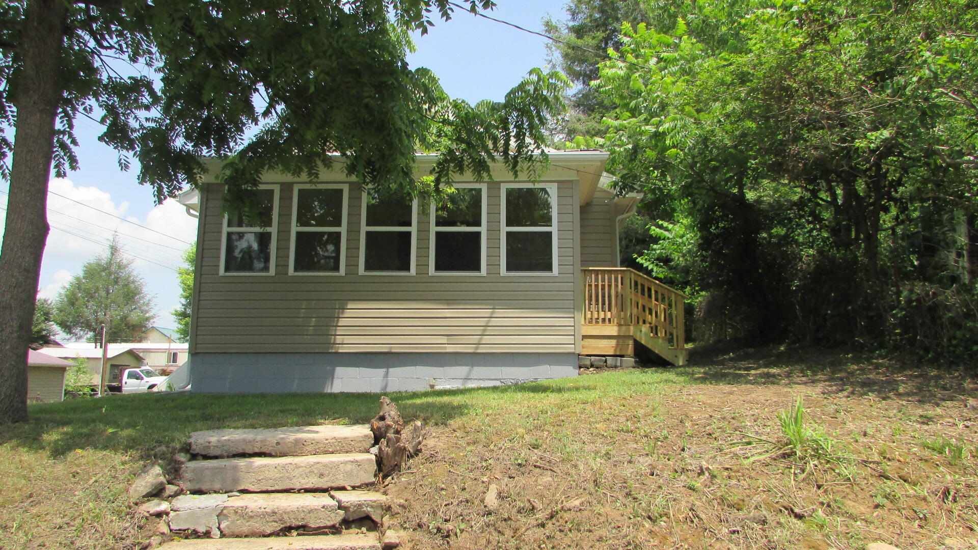 111 Happy Valley Road Johnson City, TN 37601 - Photo 2 of 33 IMG_5265