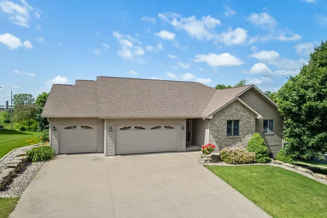 $579,000 | 1601 Raspberry Lane, Mount Horeb, WI 53572