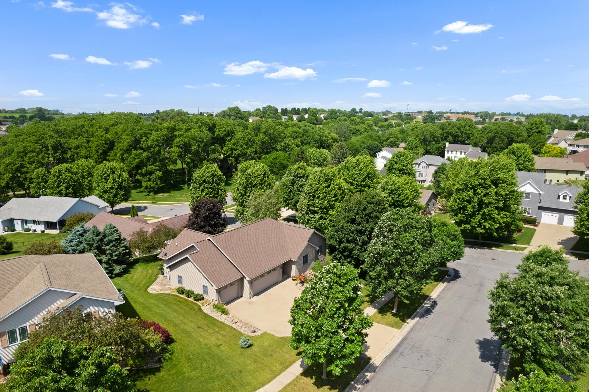 1601 Raspberry Lane Mount Horeb, WI 53572 - Photo 2 of 67