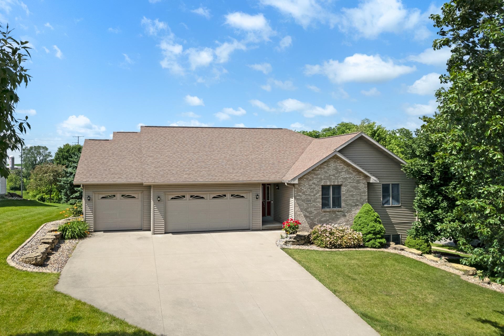 1601 Raspberry Lane Mount Horeb, WI 53572 - Photo 63 of 67