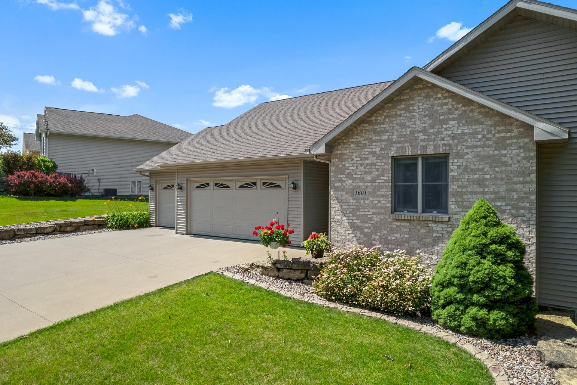 1601 Raspberry Lane Mount Horeb, WI 53572 - Photo 65 of 67