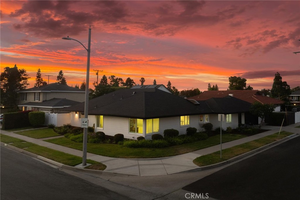 2904 Clubhouse Road Costa Mesa, CA 92626 - Photo 18 of 19